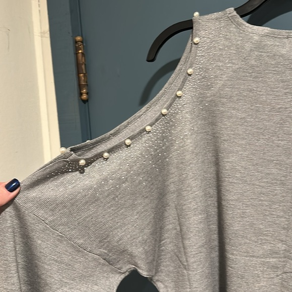 Stitch count Silver/ Gray Sweater.  
Size XL, NWOT - Picture 6 of 6